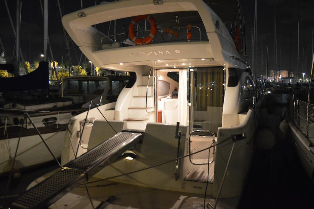 Bateau-hôtel La Gavina Boat